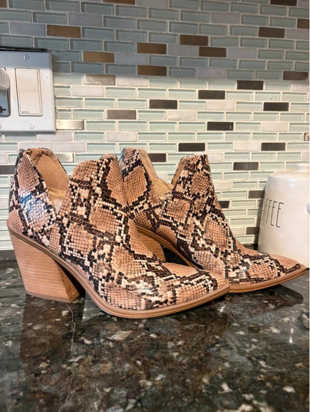 Womens size 10 Steve Madden Brown Snake Print Ankle Boots